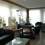 酒店 乌苏拉酒店-膳食公寓 巴特萨克萨